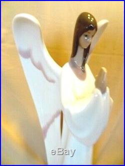 Large Lladro Figurine Praying Angel with Mauve Accents in Wings 1997