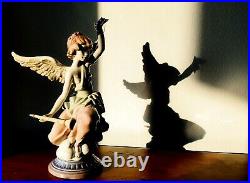 Lladro Angel with Wings Music Player w a Clarinet (ONE LLADRO ONLY)